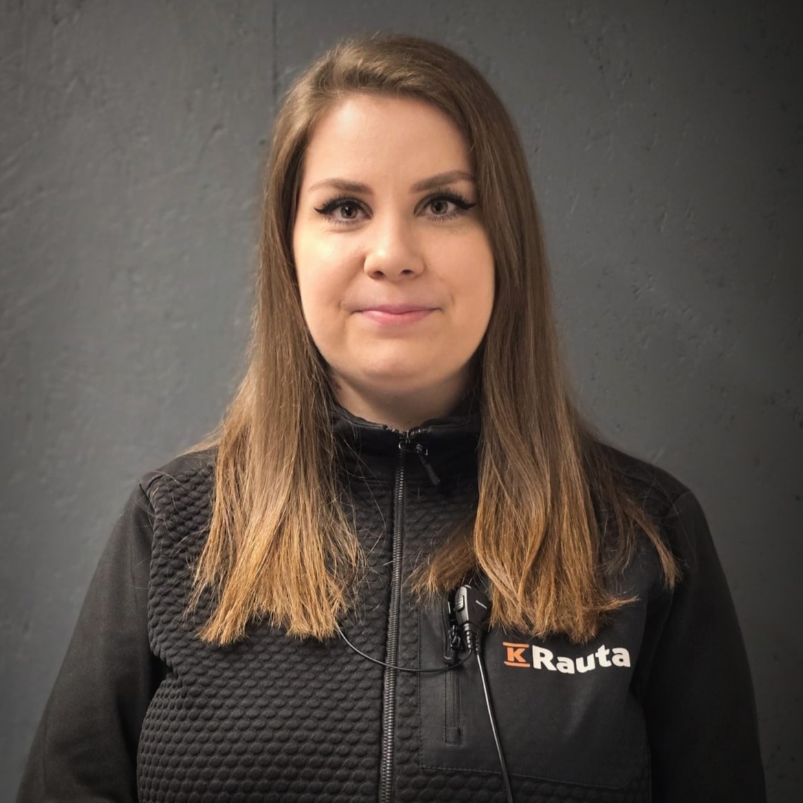 Janina Järvenpää, Sisustusmestari, kalustaminen, sisustussuunnittelu ja sisustuspintamateriaalit