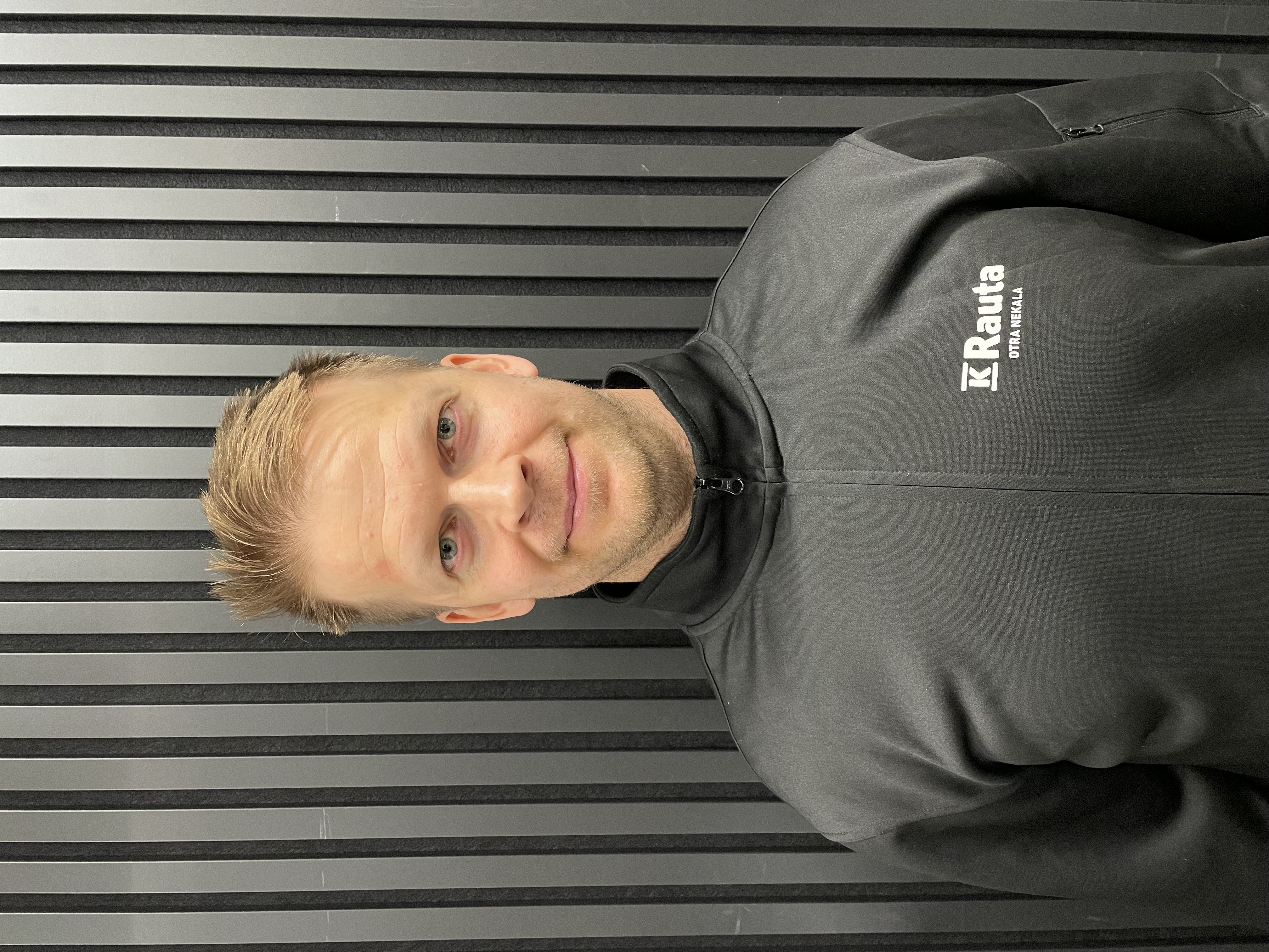 Olli Kauppinen, Yrityspalvelu