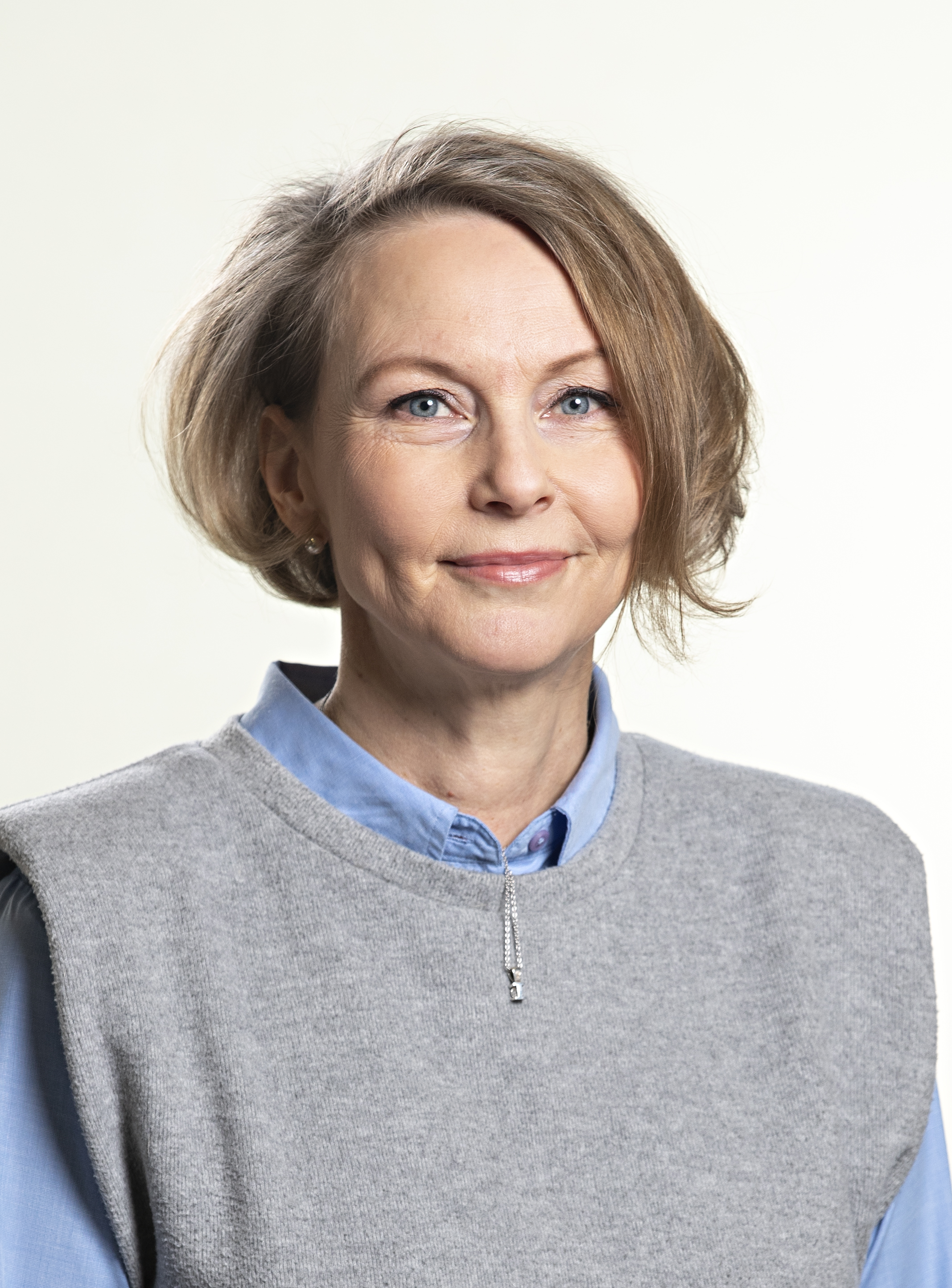 Mirva Virtanen, taloushallinto
