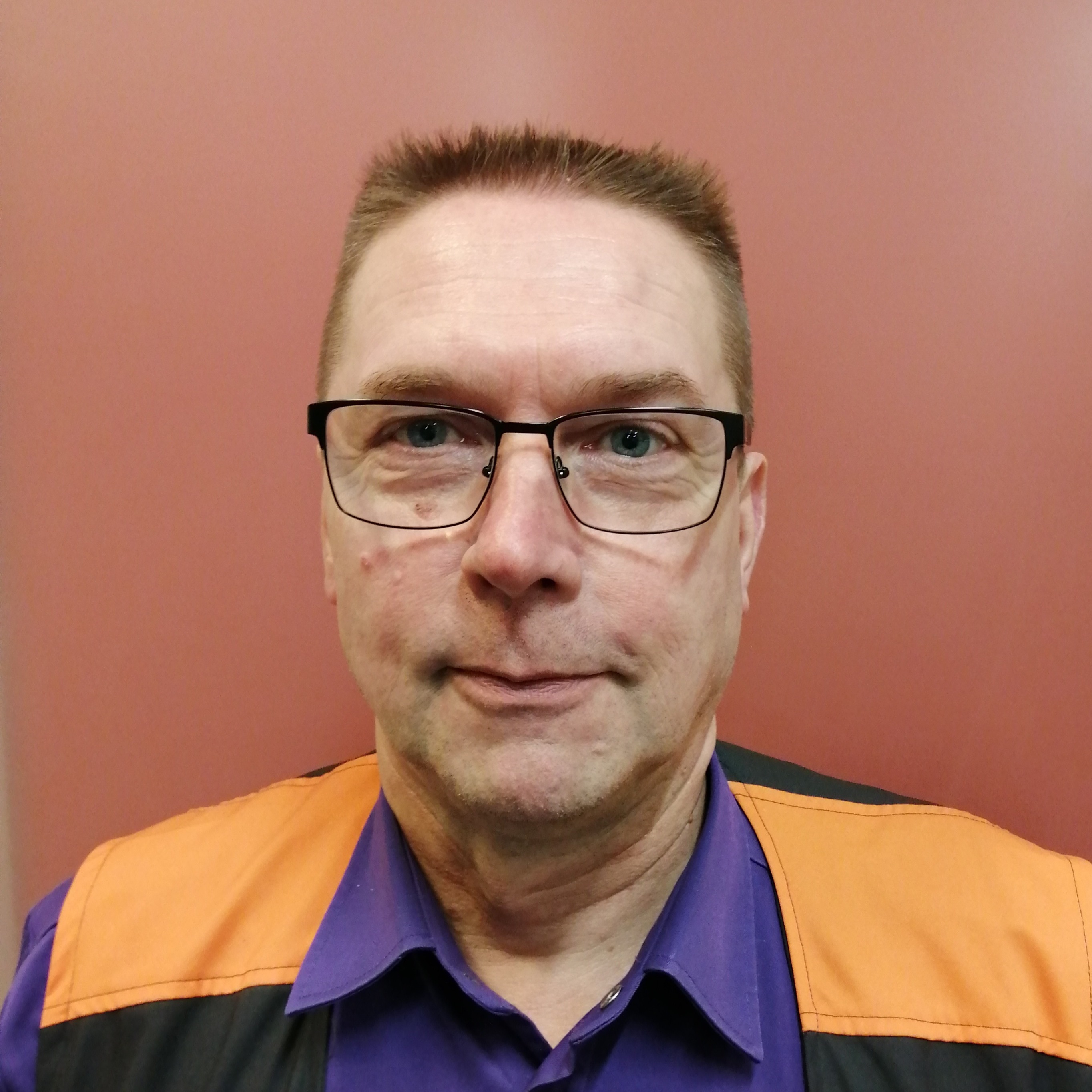 Jorma Konttinen, ammattiasiakas ja rakennustarvikemyynti