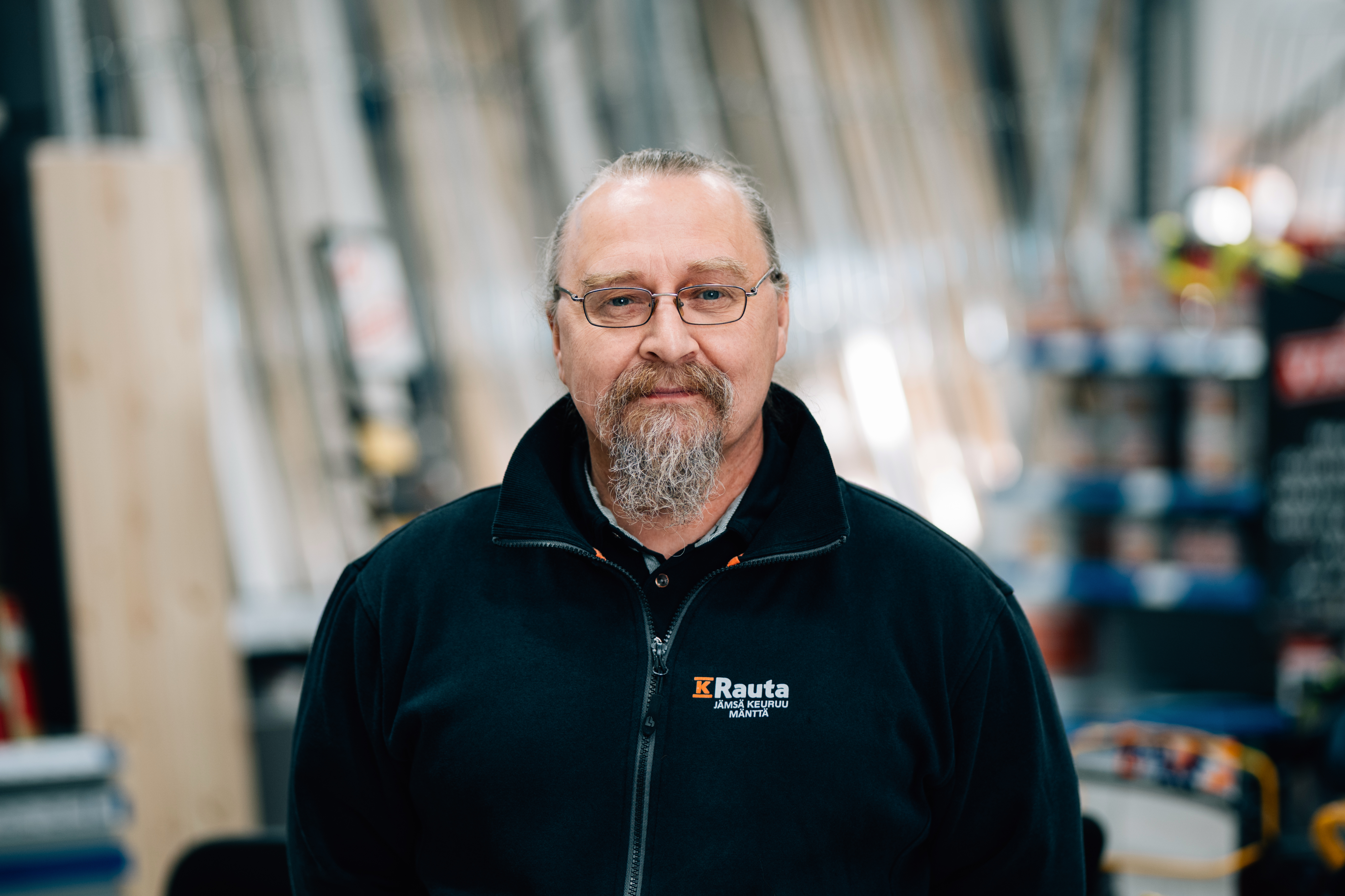 Ari Keski-Loppi               Työvälineet ja pienkoneet/Rakennustarvike