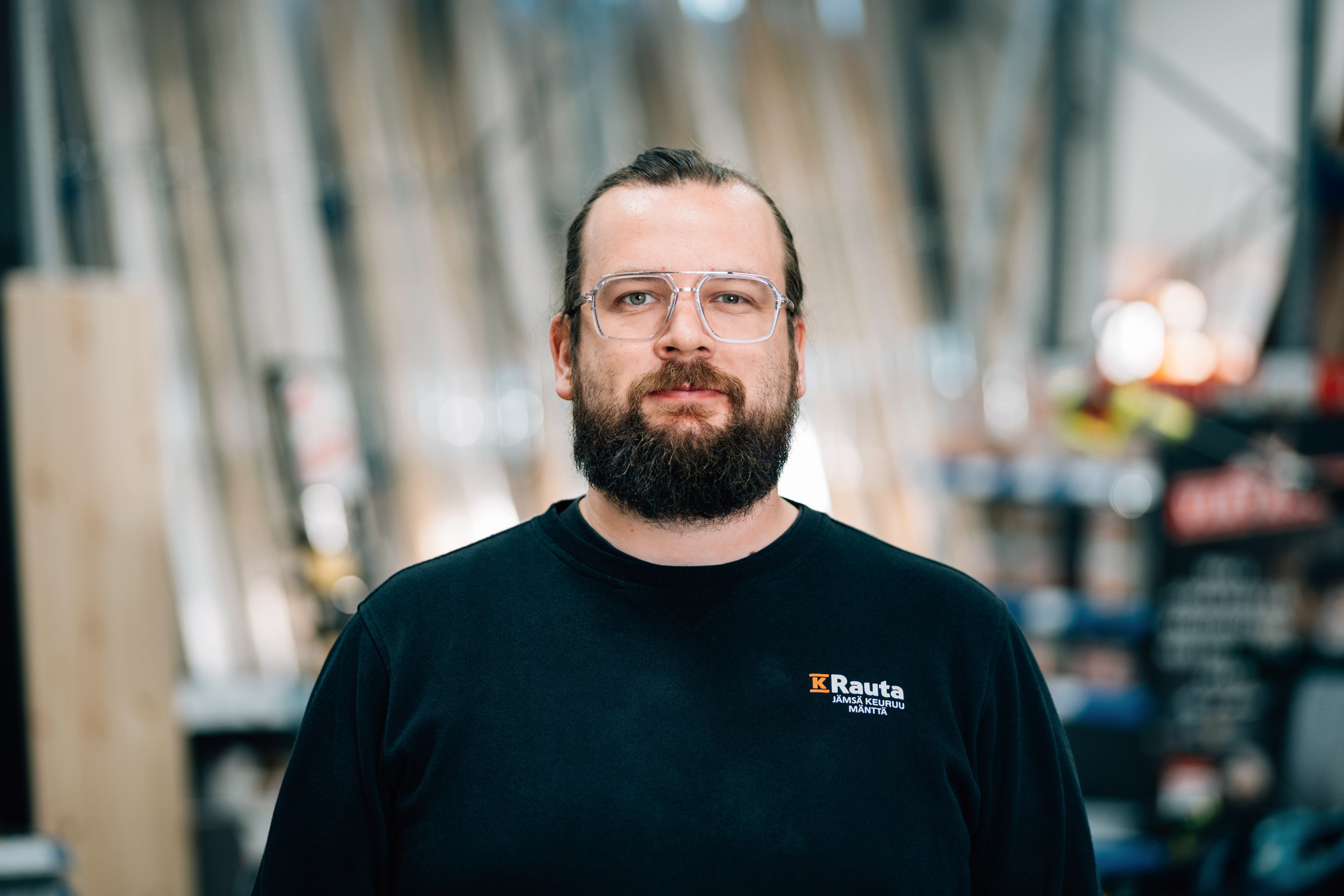 Mika Nuora                    Myymäläpäällikkö Yritysmyynti/Rakennustarvike