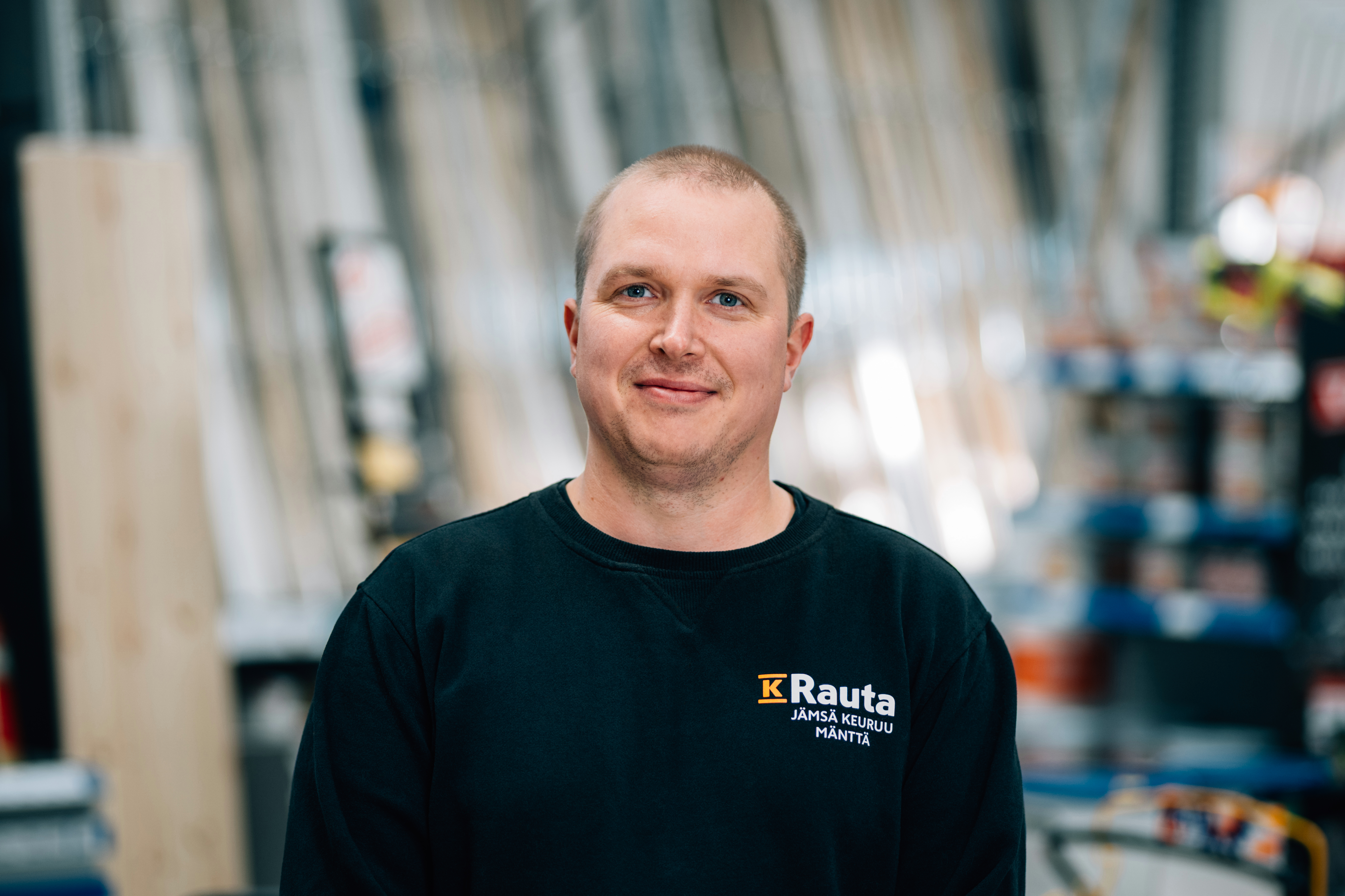 Kimmo Kotilainen    logistiikka ja rakennustarvikemyynti 