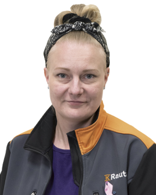 Eija-Riina Laukkarinen /konttori, kassat ja piha- ja puutarha
